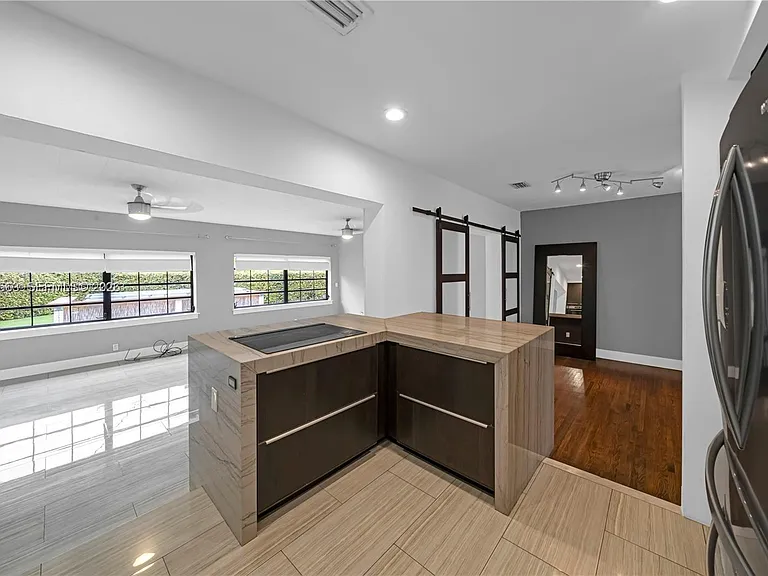 3261 SW 20th St — Photo 23