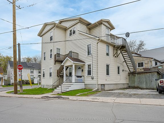 2nd image of 432 Barrie St