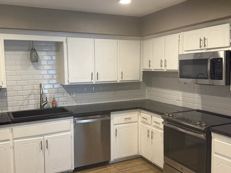 4711 Hemlock Ln — Photo 11