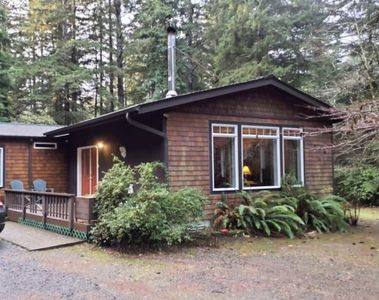 4640 Mitchell Loop Rd, Florence, OR, 97439