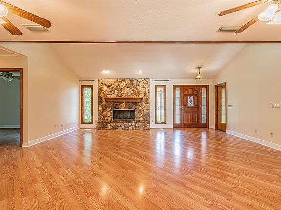5th image of 8517 Claonia St