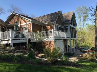 13 Wild West Ct, Le Claire, IA 52753