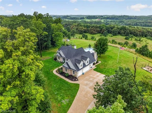 1029 Baird Ave SE, Paris, OH 44669