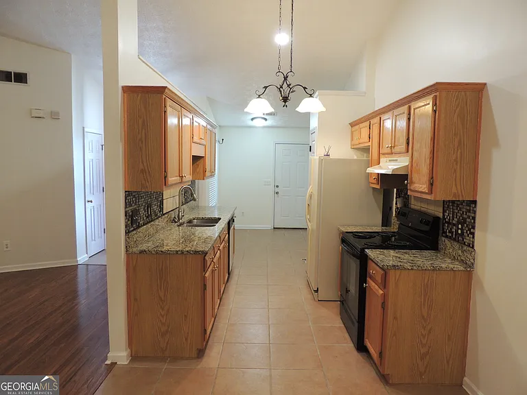 260 Mountainview Dr — Photo 6