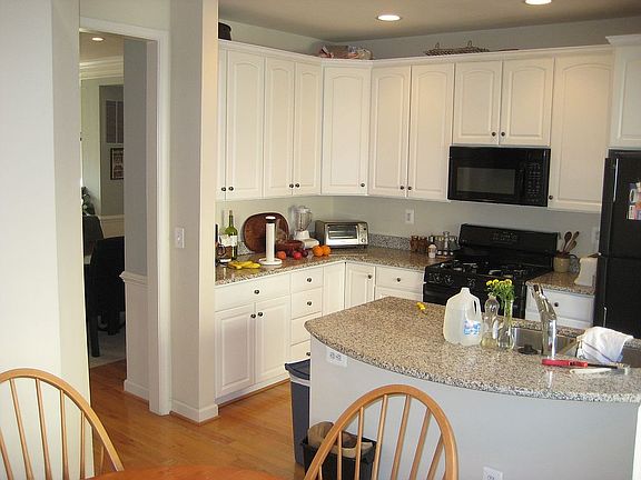 3rd image of 314 Casey Ln