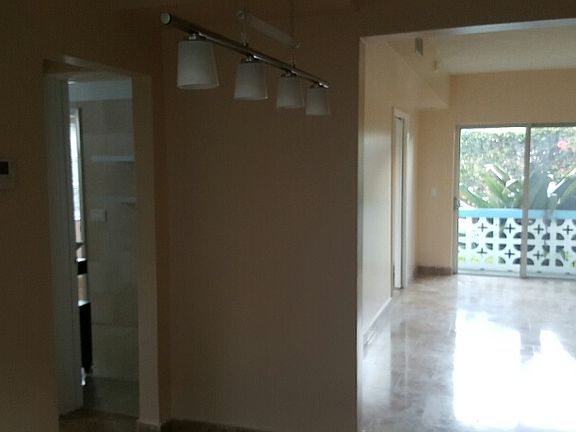 2nd image of 1056 Euclid Ave APT 2