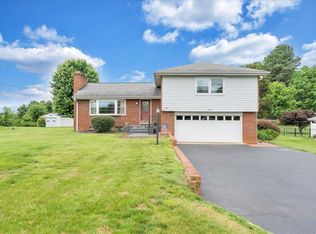 1550 Monterey Rd NE, Roanoke, VA 24019