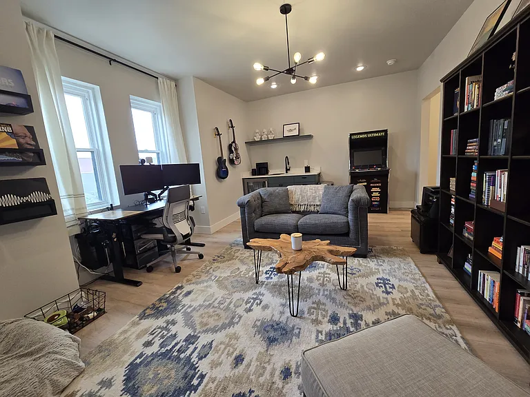 700 N Taylor Ave #2 — Photo 42