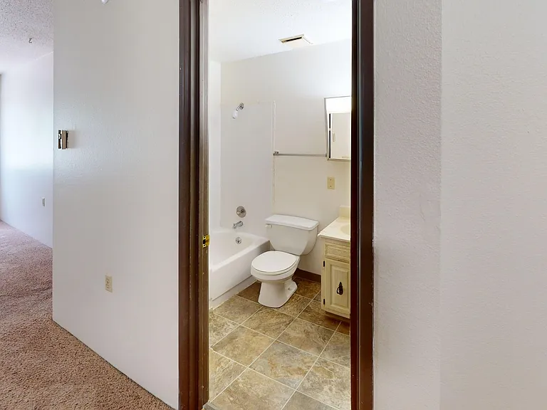 Park Place West Apartments — Photo 15
