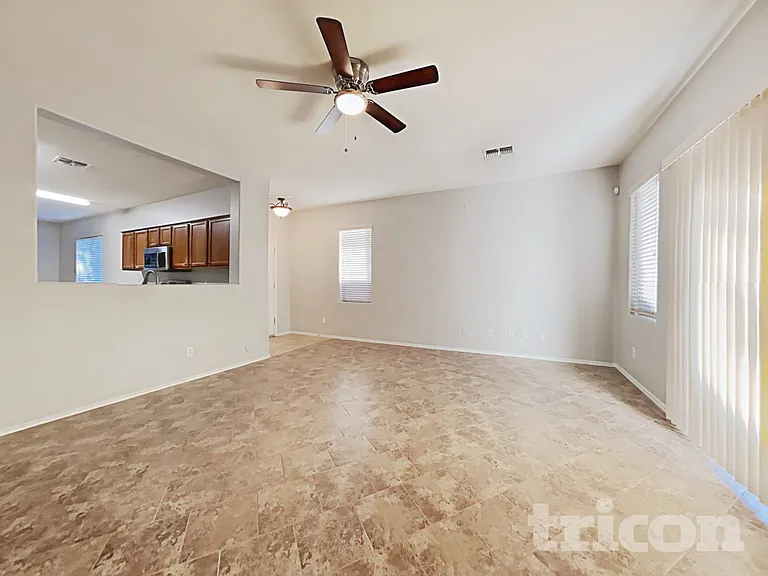 45209 W Miraflores St — Photo 3