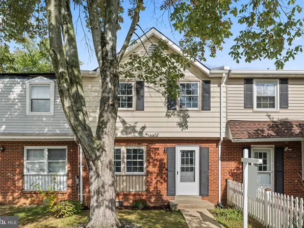 1810 Fort Pulaski Ct, Dumfries, VA 22026