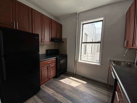 2nd image of 1082 President St APT 4