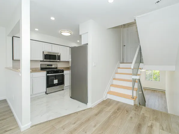 22 Oakville Street image 5 of 16