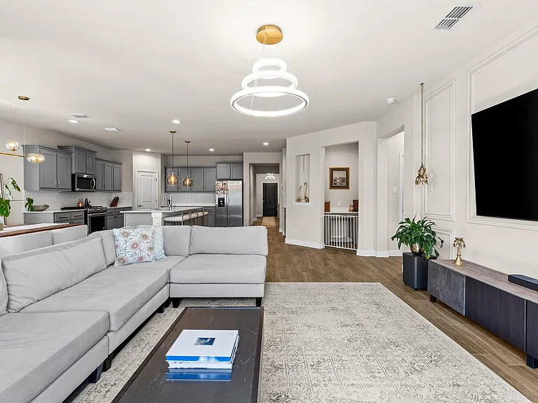 5505 Cypress Point Dr — Photo 4