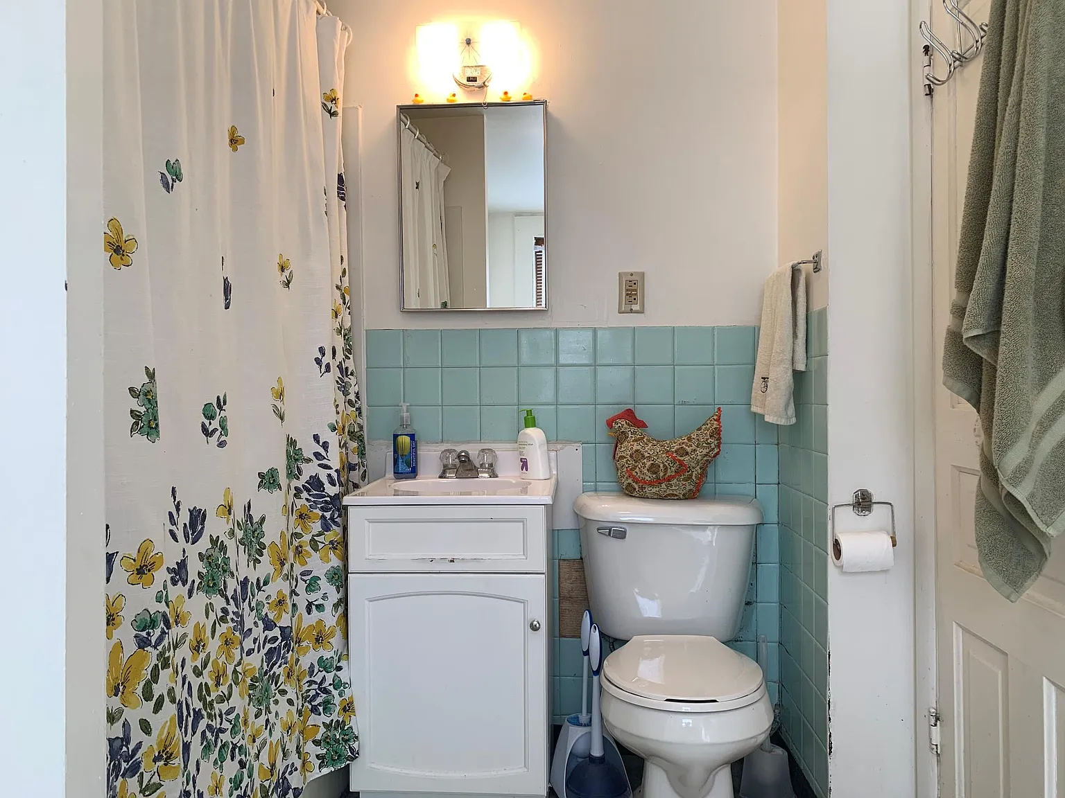 2 bed, 1.5 bath, 600 sqft, $800 — Photo 2