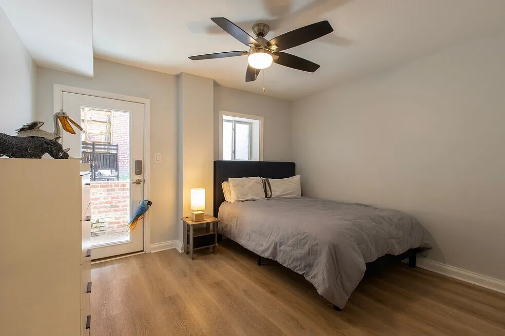 2 bed, 900 sqft, $2,600 — Photo 3