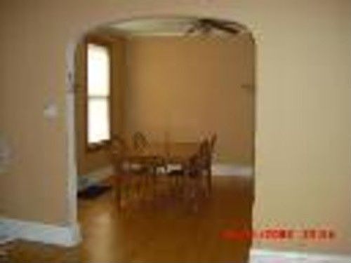 3rd image of 1031 Elgin Ave