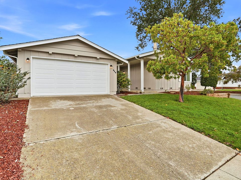1st image of 829 Rose Blossom Dr