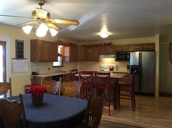 2909 Wayne Dr, Manhattan, KS 66502