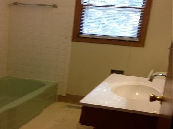 5th image of 9906 Bedford Ave