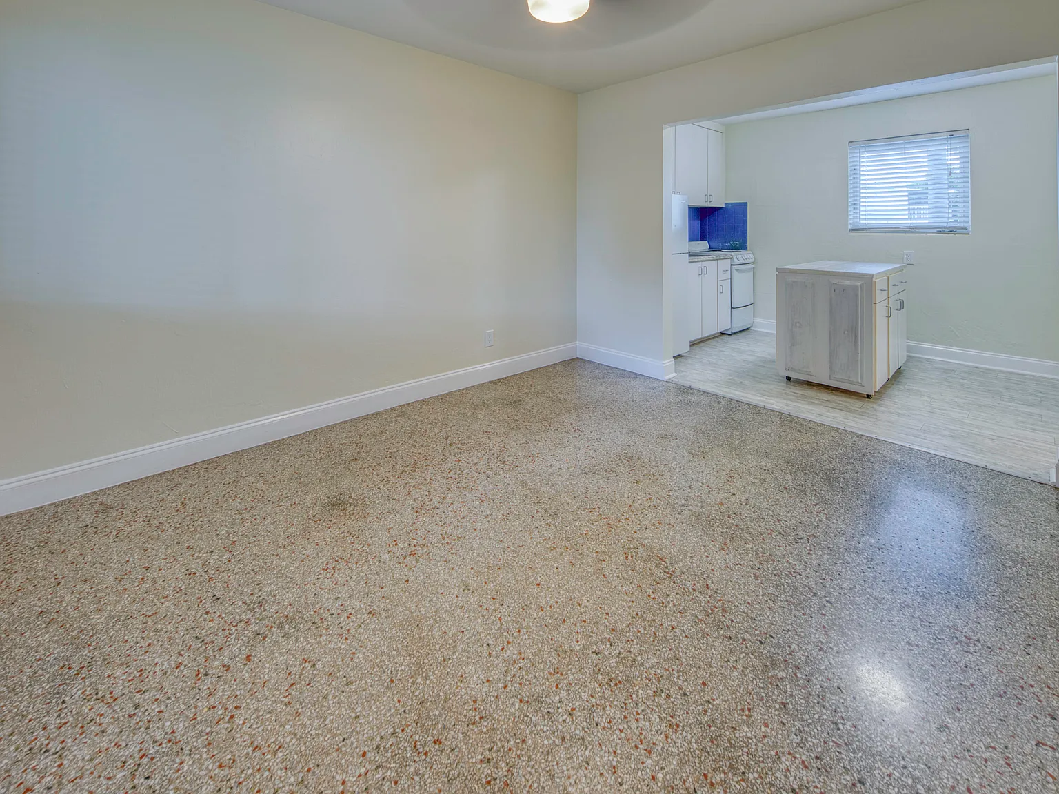 1 bed, 1.0 bath, 600 sqft, $1,585 — Photo 2