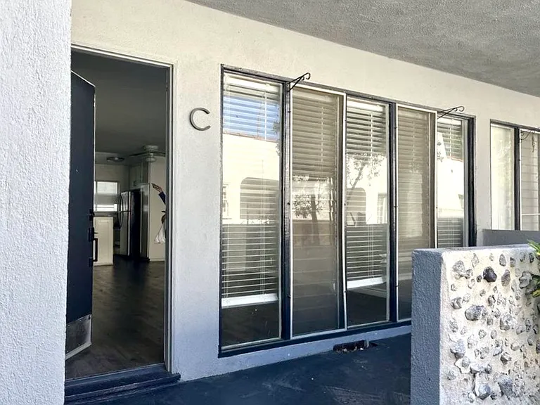 1037 Lincoln Blvd #C — Photo 6