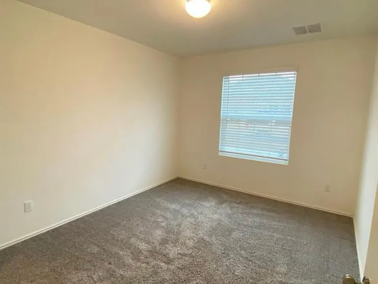 1209 Nokota Bnd — Photo 20