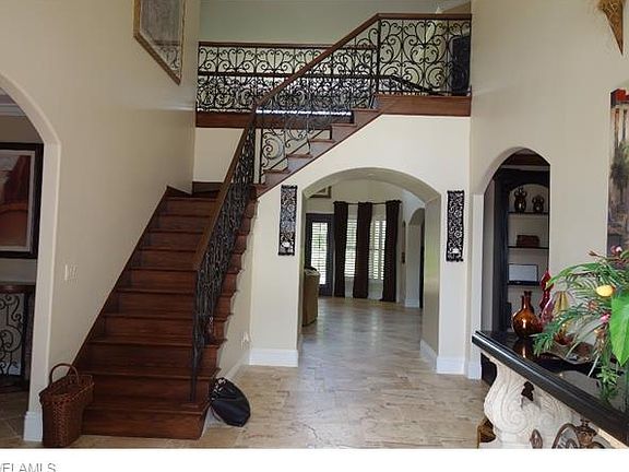 3rd image of 6861 Livingston Woods Ln