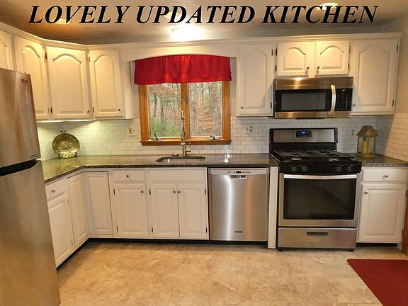 2nd image of 9 Longwood Cir