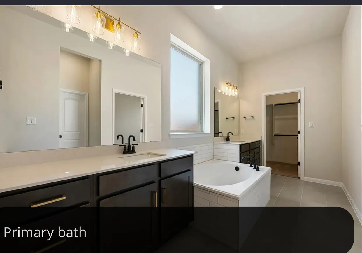 3 bed, 1923 sqft, $2,395 — Photo 3