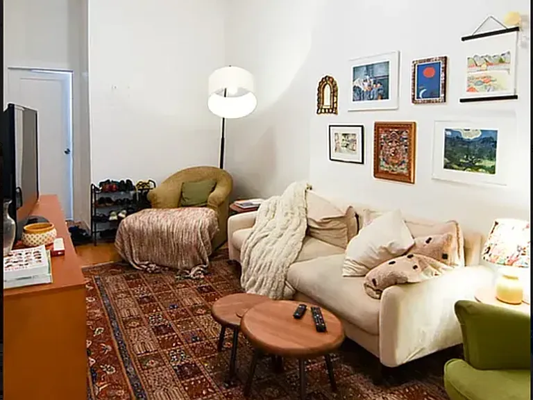 955 Grand St #1L — Photo 3