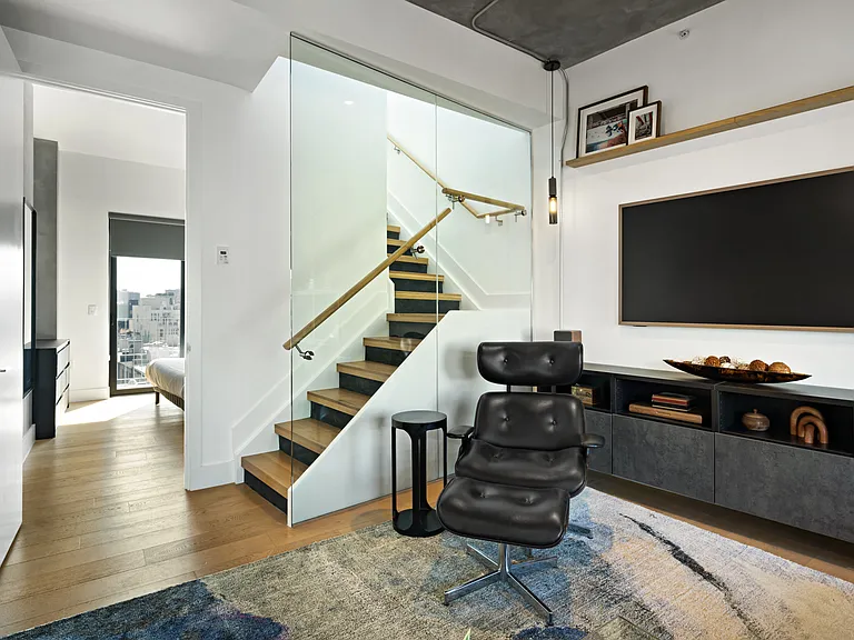 661 Driggs Ave #5B — Photo 13