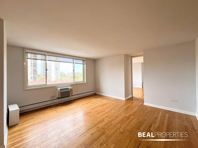 1344 N Dearborn — Photo 42