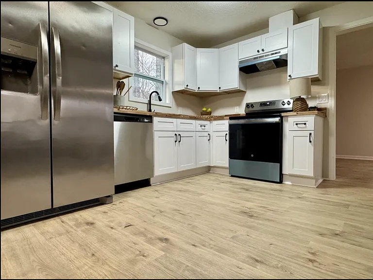 2430 8th Ave SW — Photo 6