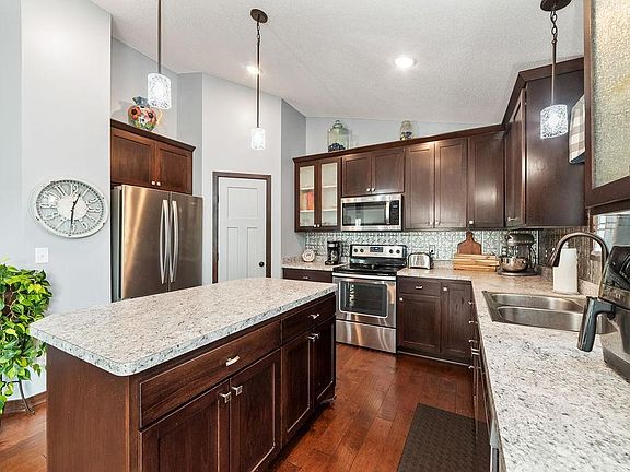 4th image of 23232 Underclift St