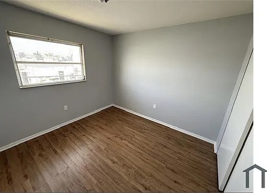 3937 Broadway Ave #4 — Photo 5