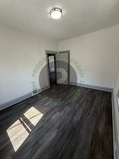 2002 Chesterland Ave #3 — Photo 2