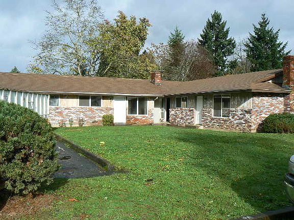 2nd image of 2535 SE Maple St APT 2