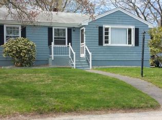32 Ann Ave, Portsmouth, RI 02871