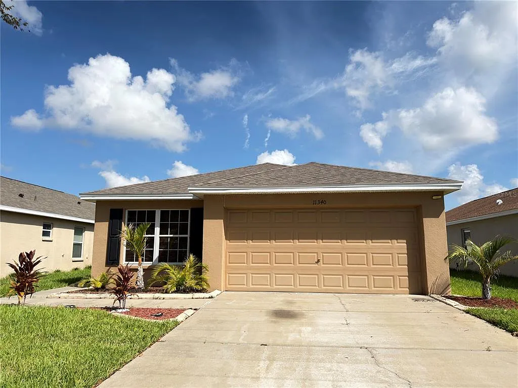 4 bed, 2.0 bath, 1688 sqft, $2,800 — Photo 1
