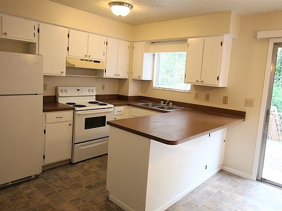3rd image of 2771 Walden Bluff Ct