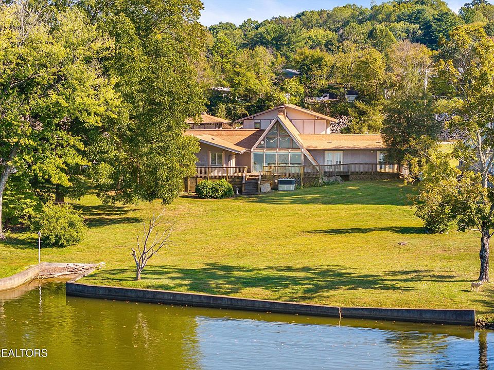 1st image of 4827 Riversedge Rd