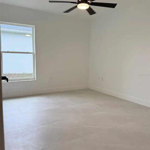 963 Sareta St SE — Photo 24