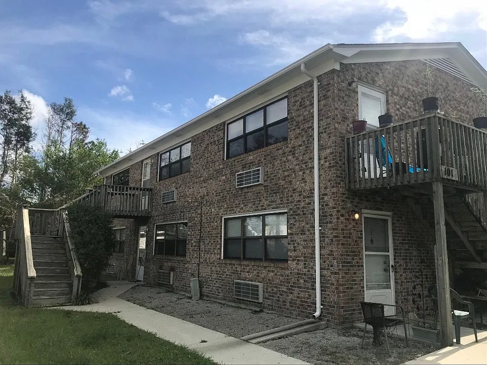 101 Lullwater Drive