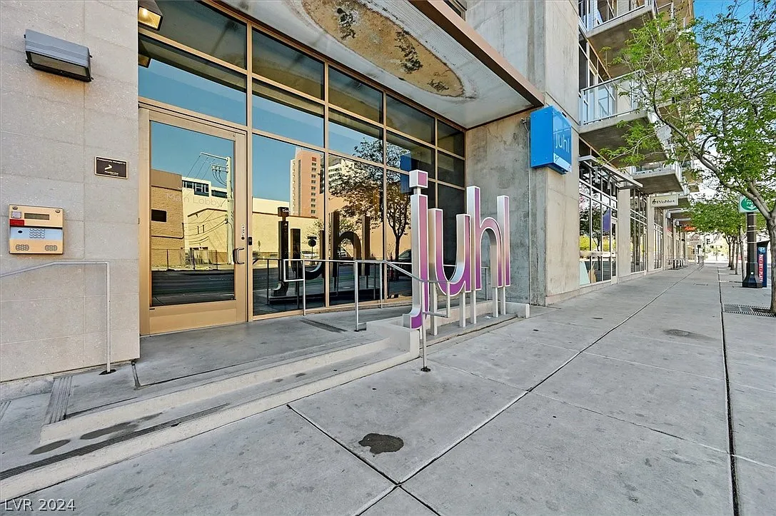 1 bed, 1.0 bath, 884 sqft, $3,000 — Photo 3