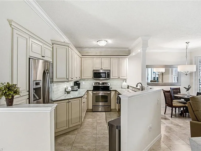 77 Silver Oaks Cir #8102 — Photo 12