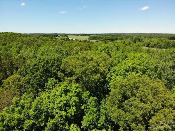 168 Rolling Rd, Lincolnton, NC 28092