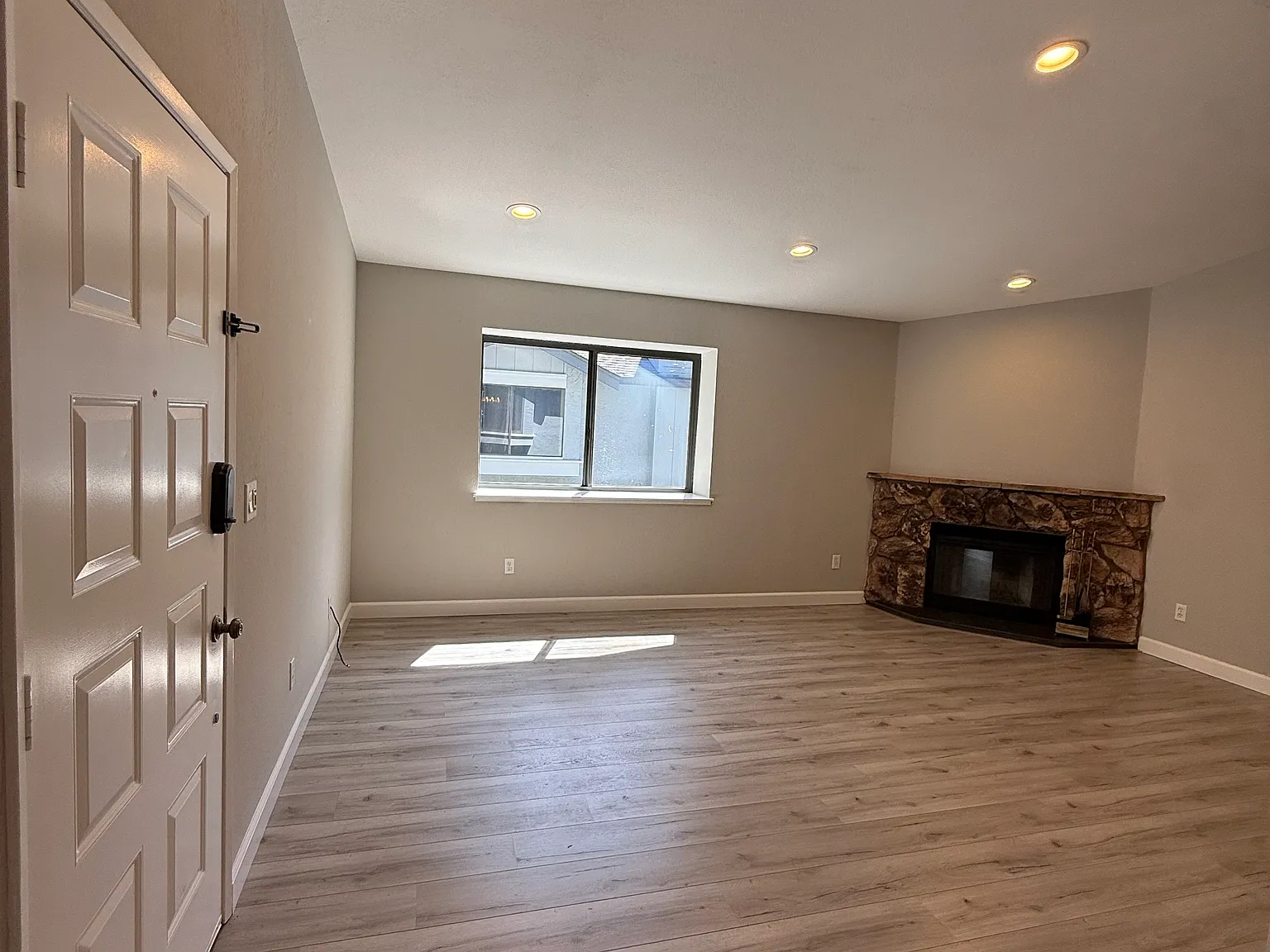 1 bed, 712 sqft, $2,500 — Photo 4