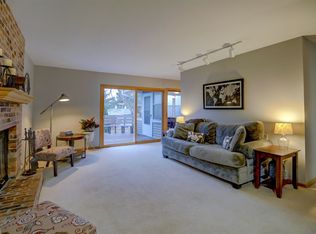 2918 Shefford Dr, Madison, WI 53719