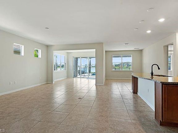 4th image of 10506 Jackson Square Dr